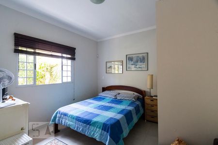 Casa à venda com 200m², 4 quartos e 2 vagasQuarto 3 (suíte)