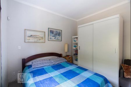 Casa à venda com 200m², 4 quartos e 2 vagasQuarto 3 (suíte)