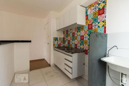 Cozinha de apartamento à venda com 2 quartos, 57m² em Planalto, Belo Horizonte