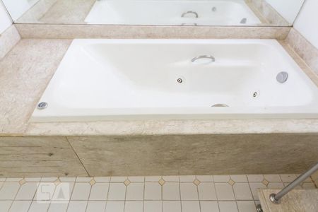 Banheiro Social (banheira) de apartamento para alugar com 2 quartos, 100m² em Paraíso, São Paulo