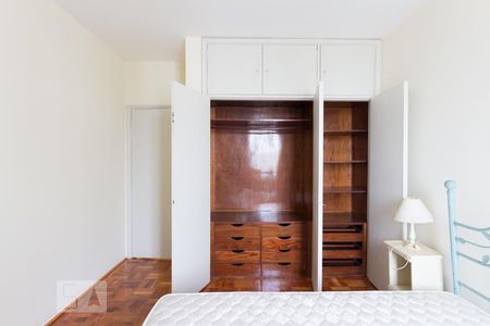 Apartamento para alugar com 100m², 2 quartos e 1 vagaQuarto 2 (armários)