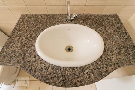 Banheiro de apartamento à venda com 2 quartos, 56m² em Santa Rosa, Belo Horizonte