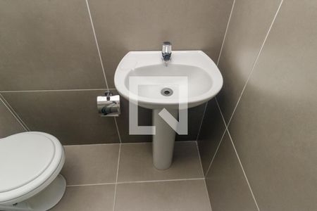 Banheiro de kitnet/studio para alugar com 1 quarto, 30m² em Vila Buarque, São Paulo