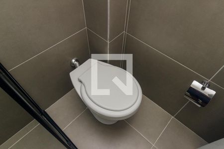Banheiro de kitnet/studio para alugar com 1 quarto, 30m² em Vila Buarque, São Paulo