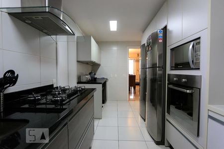 Apartamento para alugar com 129m², 3 quartos e 2 vagasCozinha