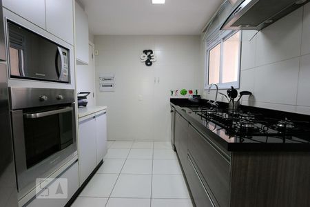 Apartamento para alugar com 129m², 3 quartos e 2 vagasCozinha
