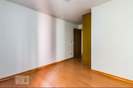 Apartamento à venda com 74m², 2 quartos e 1 vagaQuarto 2