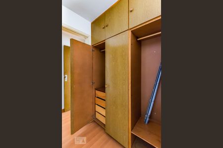 Apartamento à venda com 74m², 2 quartos e 1 vagaQuarto 2