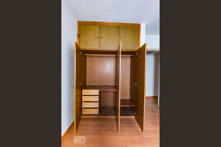 Apartamento à venda com 74m², 2 quartos e 1 vagaQuarto