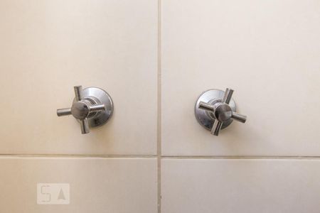 Torneiras box de apartamento à venda com 2 quartos, 70m² em Tijuca, Rio de Janeiro