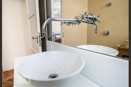 Torneira pia de apartamento à venda com 2 quartos, 70m² em Tijuca, Rio de Janeiro