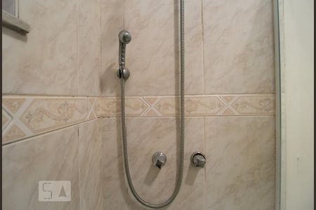 Torneiras box de apartamento para alugar com 2 quartos, 56m² em Grajaú, Rio de Janeiro