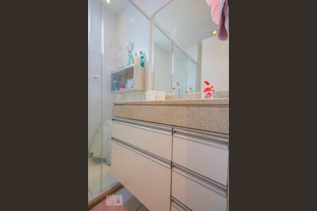 Apartamento à venda com 135m², 3 quartos e 2 vagasBanheiro da suite 1