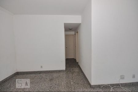 Sala de apartamento para alugar com 3 quartos, 100m² em Barra da Tijuca, Rio de Janeiro