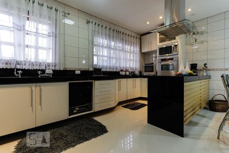 Casa para alugar com 165m², 3 quartos e 6 vagascozinha