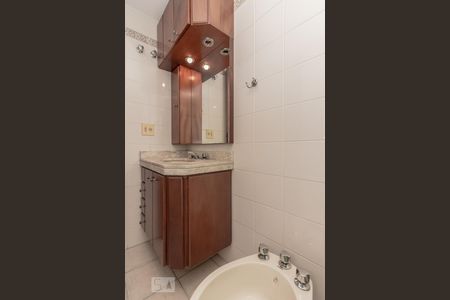 Apartamento à venda com 80m², 2 quartos e 2 vagas Apartamento à venda com 80m², 2 quartos e 2 vagasSuíte