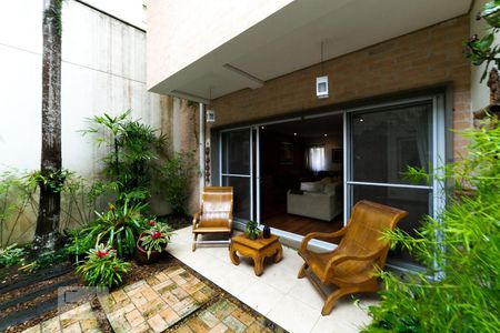 Quintal de casa de condomínio à venda com 4 quartos, 300m² em Santo Amaro, São Paulo