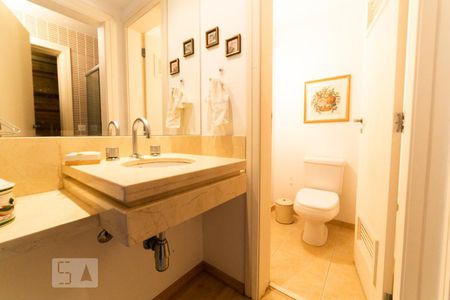 Casa de condomínio à venda com 300m², 4 quartos e 2 vagasBanheiro