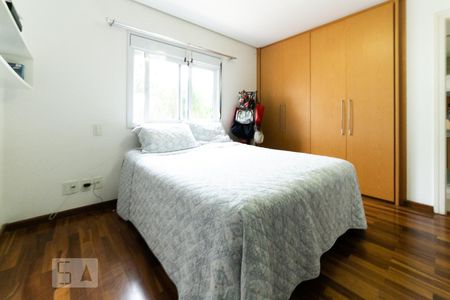 Casa de condomínio à venda com 300m², 4 quartos e 2 vagasSuíte 2