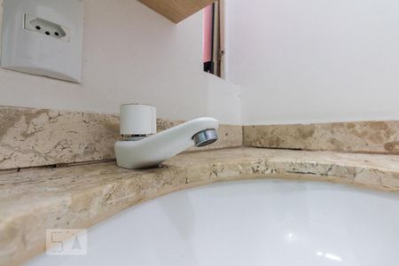 Banheiro de apartamento para alugar com 2 quartos, 63m² em Vila Sofia, São Paulo