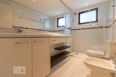 Banheiro de apartamento para alugar com 4 quartos, 210m² em Campo Belo, São Paulo