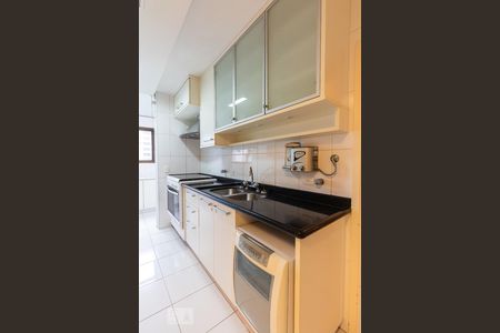 Apartamento para alugar com 210m², 4 quartos e 3 vagas Apartamento para alugar com 210m², 4 quartos e 3 vagasCozinha