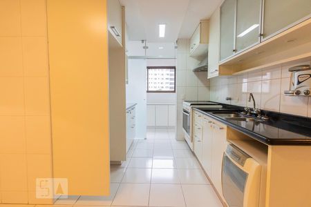 Apartamento para alugar com 210m², 4 quartos e 3 vagas Apartamento para alugar com 210m², 4 quartos e 3 vagasCozinha