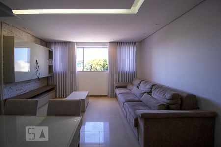 Apartamento para alugar com 66m², 2 quartos e 2 vagasSala