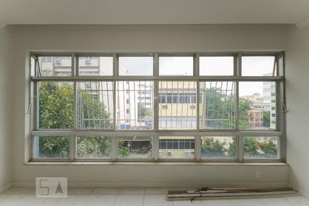 Vista sala de apartamento para alugar com 3 quartos, 120m² em Tijuca, Rio de Janeiro