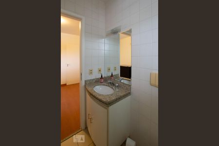 Apartamento para alugar com 75m², 2 quartos e 2 vagas Apartamento para alugar com 75m², 2 quartos e 2 vagasBanheiro Suíte 2