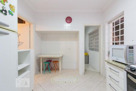 Casa para alugar com 350m², 4 quartos e 4 vagas Casa para alugar com 350m², 4 quartos e 4 vagasCozinha