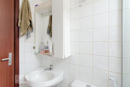 Banheiro de apartamento à venda com 2 quartos, 56m² em Sagrada Família, Belo Horizonte