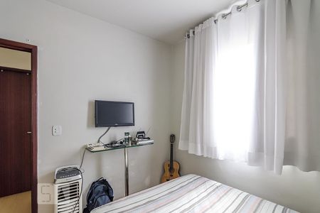 Quarto 1 de apartamento para alugar com 2 quartos, 56m² em Sagrada Família, Belo Horizonte