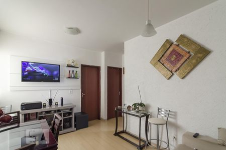 Sala de apartamento à venda com 2 quartos, 56m² em Sagrada Família, Belo Horizonte