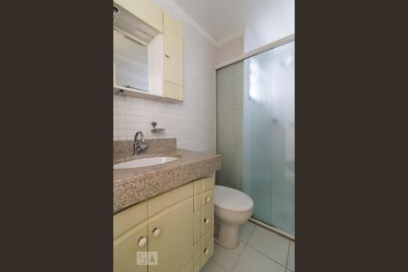 Banheiro de apartamento para alugar com 3 quartos, 70m² em Vila Pompéia, São Paulo