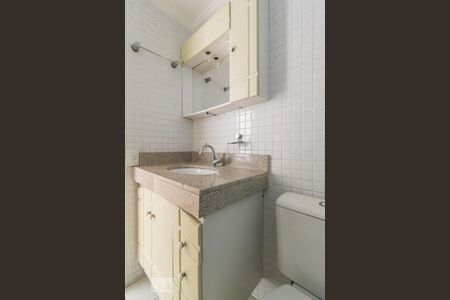 Banheiro de apartamento para alugar com 3 quartos, 70m² em Vila Pompéia, São Paulo