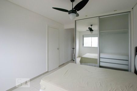 Suíte de apartamento para alugar com 1 quarto, 52m² em Vila Olímpia, São Paulo