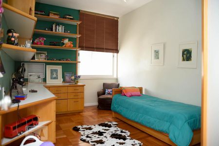 Apartamento à venda com 300m², 4 quartos e 2 vagasQuarto 2