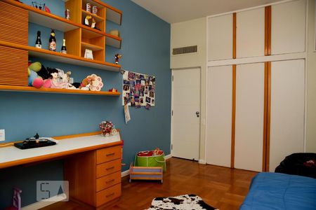 Apartamento à venda com 300m², 4 quartos e 2 vagasQuarto 1