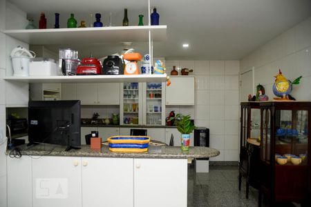 Apartamento à venda com 300m², 4 quartos e 2 vagasCozinha
