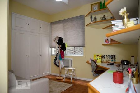 Apartamento à venda com 300m², 4 quartos e 2 vagasSuíte