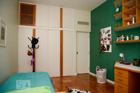 Apartamento à venda com 300m², 4 quartos e 2 vagasQuarto 2