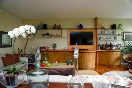 Apartamento à venda com 300m², 4 quartos e 2 vagasSala