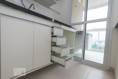 Cozinha de apartamento para alugar com 1 quarto, 42m² em Água Branca, São Paulo