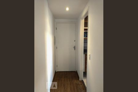 Corredor de entrada de apartamento para alugar com 3 quartos, 60m² em Vila Andrade, São Paulo