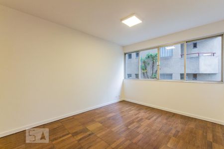 Sala de estar de apartamento à venda com 3 quartos, 115m² em Jardim Paulista, São Paulo