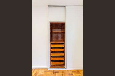 Apartamento à venda com 115m², 3 quartos e 1 vagaQuarto 2 (armários)