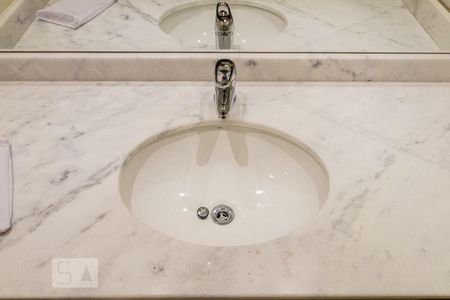 Banheiro social de apartamento à venda com 3 quartos, 115m² em Jardim Paulista, São Paulo