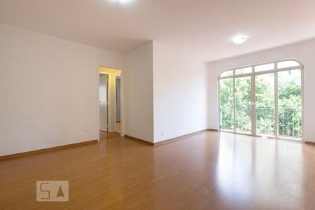 Sala de apartamento à venda com 2 quartos, 70m² em Vila Madalena, São Paulo