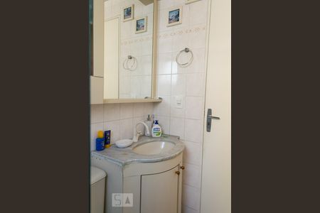 Banheiro de apartamento para alugar com 2 quartos, 70m² em Aclimação, São Paulo